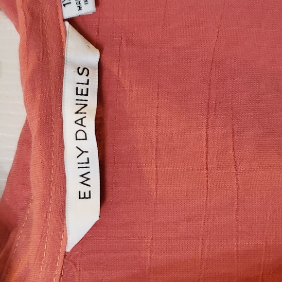 Emily Daniel's Woman's Plus Button down shirt 1X - Picture 4 of 6